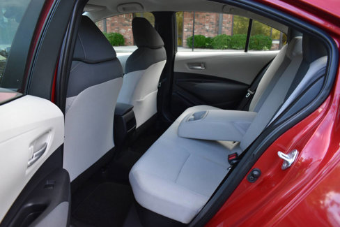 Used 2021 Toyota Corolla LE image 9
