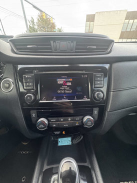 Used 2019 Nissan Rogue SV image 24