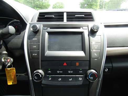 Used 2016 Toyota Camry image 27