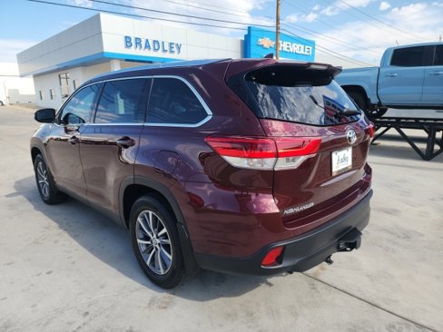 Used 2019 Toyota Highlander XLE image 6
