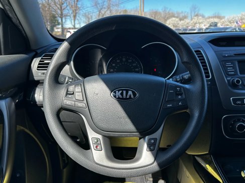 Used 2015 Kia Sorento LX image 17