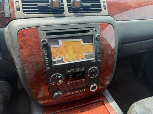 Used 2012 Chevrolet Suburban LTZ image 27
