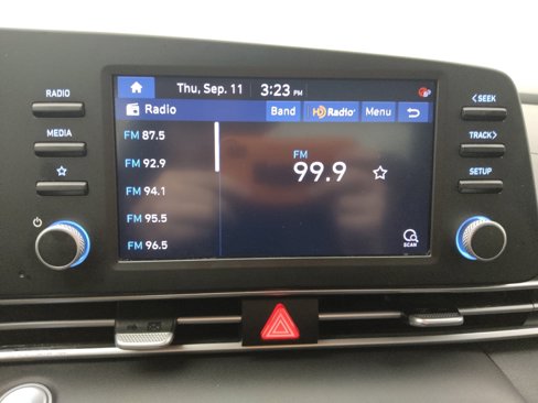 Used 2023 Hyundai Elantra SEL image 25