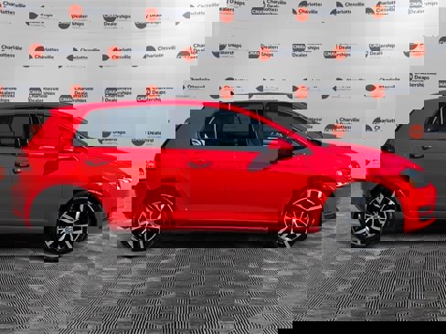 Used 2017 Volkswagen Golf SE image 6