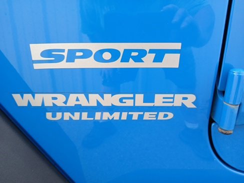 Used 2012 Jeep Wrangler Unlimited Sport image 8