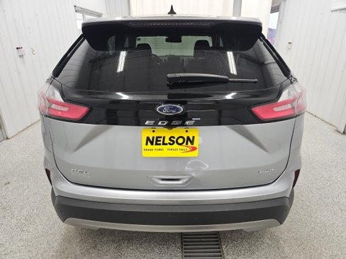 Used 2023 Ford Edge SEL image 7