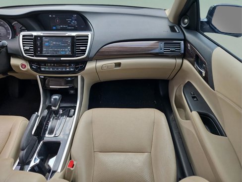Used 2017 Honda Accord EX-L image 11