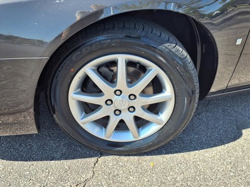 Used 2008 Buick Lucerne CXL image 30
