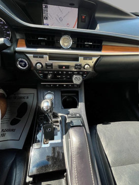 Used 2013 Lexus ES 300h w/ Luxury Pkg image 21