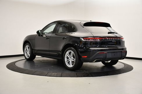 Used 2023 Porsche Macan Turbo image 3