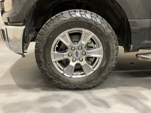 Used 2017 Ford F150 XLT w/ Equipment Group 302A Luxury image 6