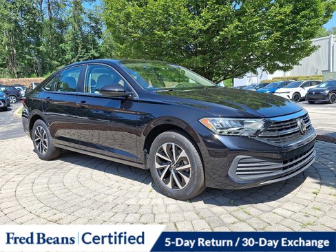 Certified 2022 Volkswagen Jetta S image 1