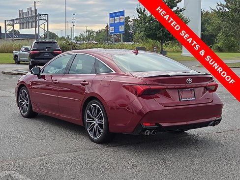 Used 2019 Toyota Avalon XSE image 4
