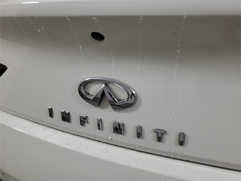 Used 2018 INFINITI Q60 2.0t w/ Sensory Package 2.0T Luxe image 6