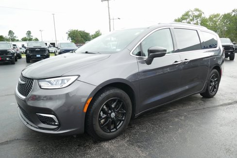 Used 2021 Chrysler Pacifica Touring-L image 8