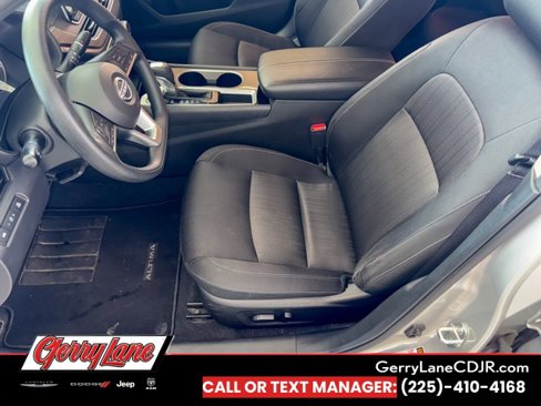 Used 2024 Nissan Altima 2.5 SV image 11