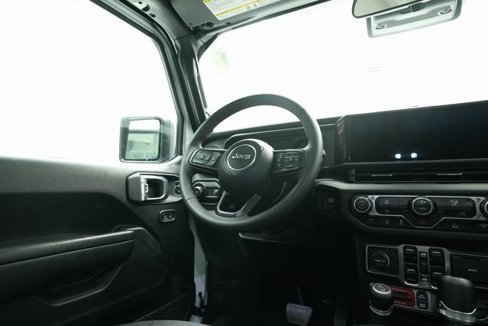 Used 2024 Jeep Wrangler Unlimited Rubicon image 27