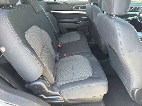 Used 2016 Ford Explorer XLT w/ Equipment Group 201A image 19