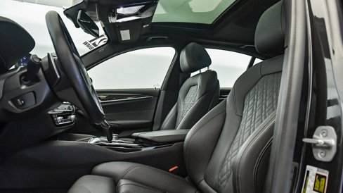 Certified 2021 BMW 530i w/ Convenience Package image 19