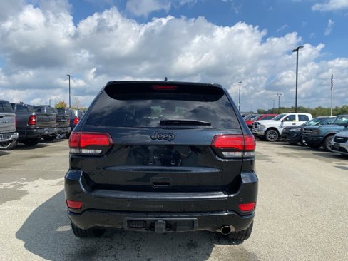 Used 2022 Jeep Grand Cherokee Laredo X image 3