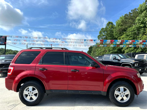 Used 2011 Ford Escape XLT w/ Cargo Pkg image 8