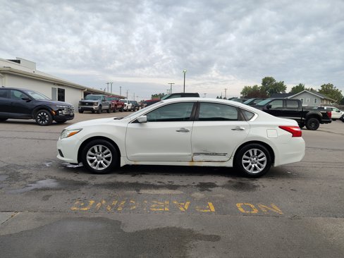 Used 2016 Nissan Altima 2.5 S w/ Power Driver Seat Package image 4