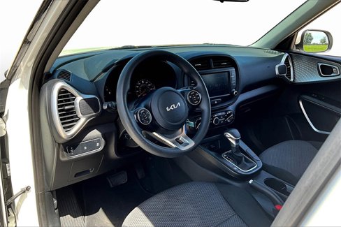 Used 2022 Kia Soul LX image 13
