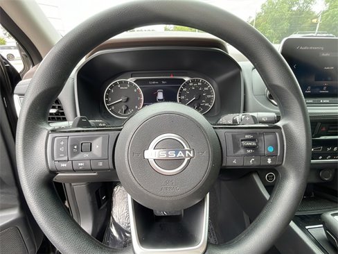 Used 2022 Nissan Rogue SV image 18