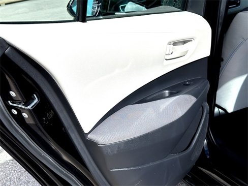 Used 2023 Toyota Corolla LE image 28