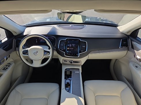 Certified 2023 Volvo XC90 B6 Plus w/ Protection Package Premier image 5