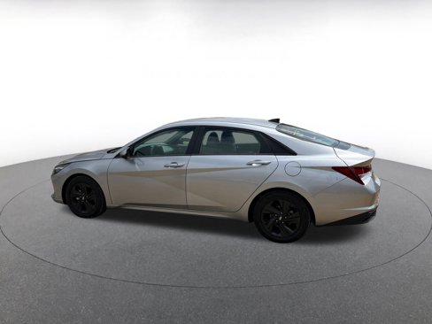 Used 2023 Hyundai Elantra SEL image 10