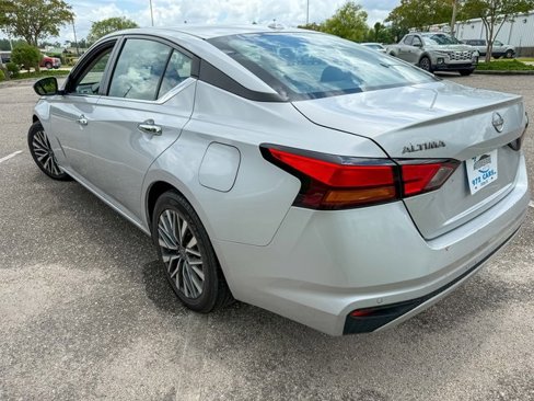 Used 2023 Nissan Altima 2.5 SV image 4