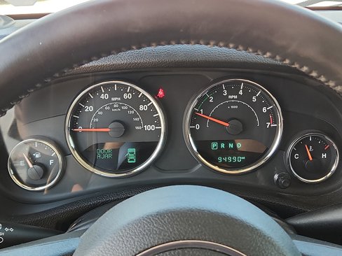 Used 2015 Jeep Wrangler Unlimited Sahara w/ Connectivity Group image 16
