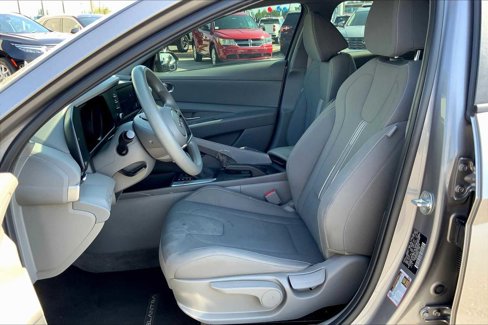 Used 2023 Hyundai Elantra SEL image 7