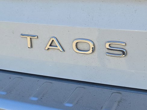 Used 2023 Volkswagen Taos SE image 34