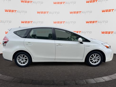 Used 2015 Toyota Prius V Three image 6
