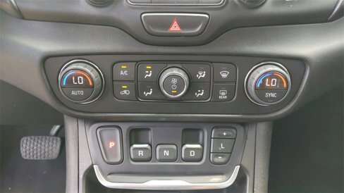 Used 2018 GMC Terrain SLT image 29