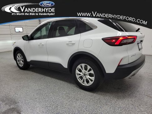 Used 2023 Ford Escape Active w/ Cold Weather Package image 4