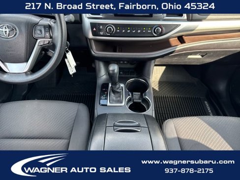 Used 2018 Toyota Highlander LE image 15