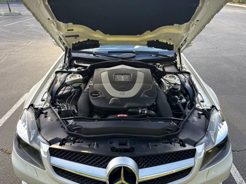 Used 2011 Mercedes-Benz SL 550 image 16