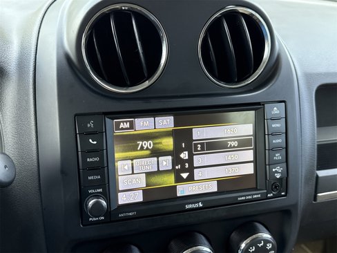 Used 2017 Jeep Patriot High Altitude image 18