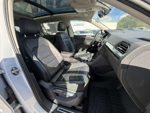 Used 2019 Volkswagen Tiguan SEL Premium image 22