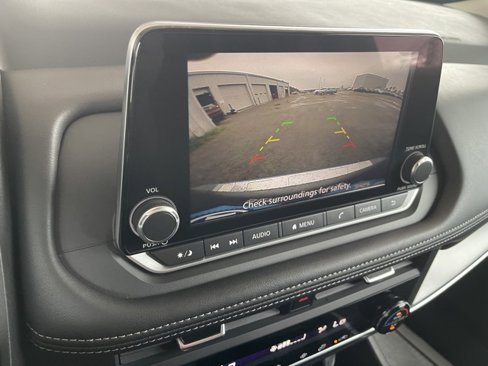 Used 2024 Nissan Rogue SV image 16