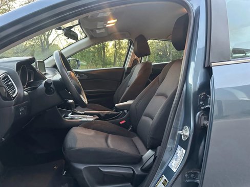 Used 2016 MAZDA MAZDA3 i Sport w/ Preferred Equipment Package image 9