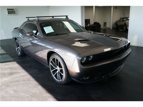 Used 2018 Dodge Challenger R/T w/ Blacktop Package image 9