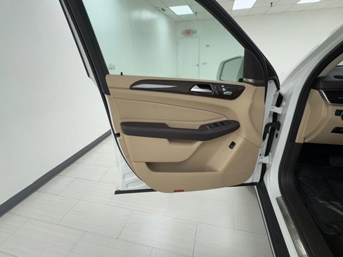 Used 2018 Mercedes-Benz GLE 350 4MATIC image 9
