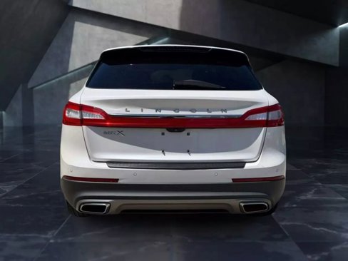 Used 2017 Lincoln MKX Reserve w/ Enhanced Security Package image 6