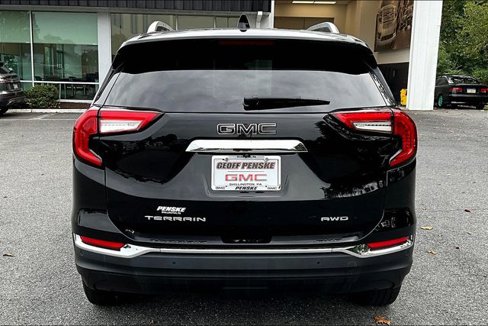 Used 2022 GMC Terrain SLT w/ Infotainment Package II image 6