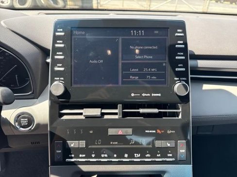 Used 2019 Toyota Avalon XSE w/ All Weather Liner Package image 18