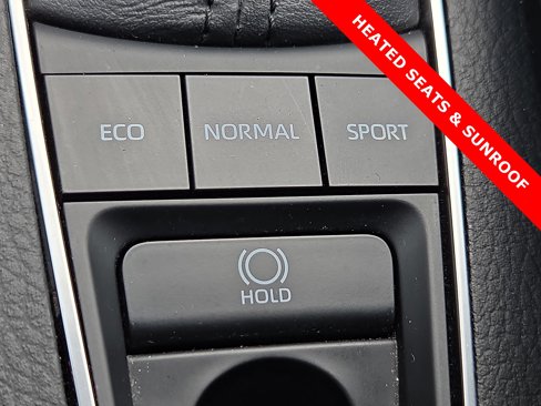 Used 2019 Toyota Avalon XSE image 22